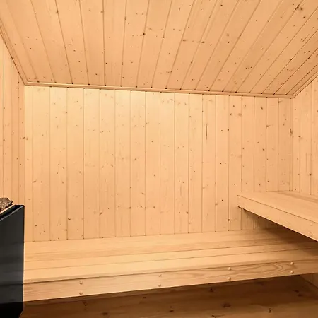 Dom wakacyjny Lovely In With Sauna *
